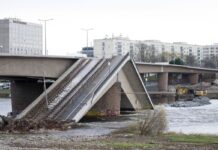 Die eingestürzte Dresdner Carolabrücke muss komplett abgerissen werden.  (Archivbild)