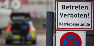 Polizei und Staatsanwaltschaft ermitteln unter anderem wegen des Verdachts auf Insolvenzverschleppung. (Archivbild)