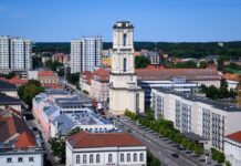 Der Turm der Potsdamer Garnisonkirche soll noch weiter ausgebaut werden. (Archivfoto)