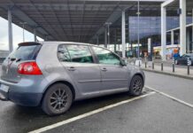 Der Dauerparker soll schon etwa ein Jahr auf dem Kurzzeitparkplatz stehen.