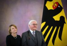 Bundespräsident Frank-Walter Steinmeier und seine Frau Elke Büdenbender erwarten rund 60 Ehrenamtliche aus allen Bundesländern. (Archivbild)