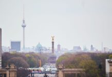 Auf teils trübes Wetter können sich die Menschen in Berlin und Brandenburg einstellen. (Symbolbild)