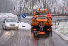 Auf vielen Straßen in Brandenburg ist es glatt 