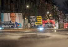 Polizei verzeichnet Beschädigungen von Wahlplakaten.