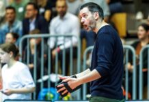 Netzhoppers-Trainer Liam Sketcher musste mit seinem Team die zehnte Saison-Niederlage hinnehmen.