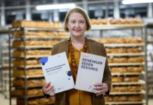 Die Grünen-Ministerin Lisa Paus hat in einer Bäckerei für das Bündnis «Gemeinsam gegen Sexismus» geworben.