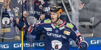 Manuel Wiederer steuerte bei seinem Comeback zwei Tore zum Sieg der Eisbären gegen Augsburg bei.