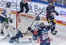 Angreifer Zach Boychuk erzielte den ersten Playoff-Treffer der Eisbären in der laufenden Saison.