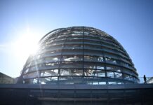 Viel Sonne wird am Wochenende in Berlin und Brandenburg erwartet. (Archivbild)