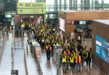 Mit einem Warnstreik hat Verdi den Flugbetrieb am BER am Montag weitgehend lahmgelegt.