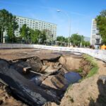 Im Geh- und Radweg auf der Mollstraße klafft ein riesiges Loch.
