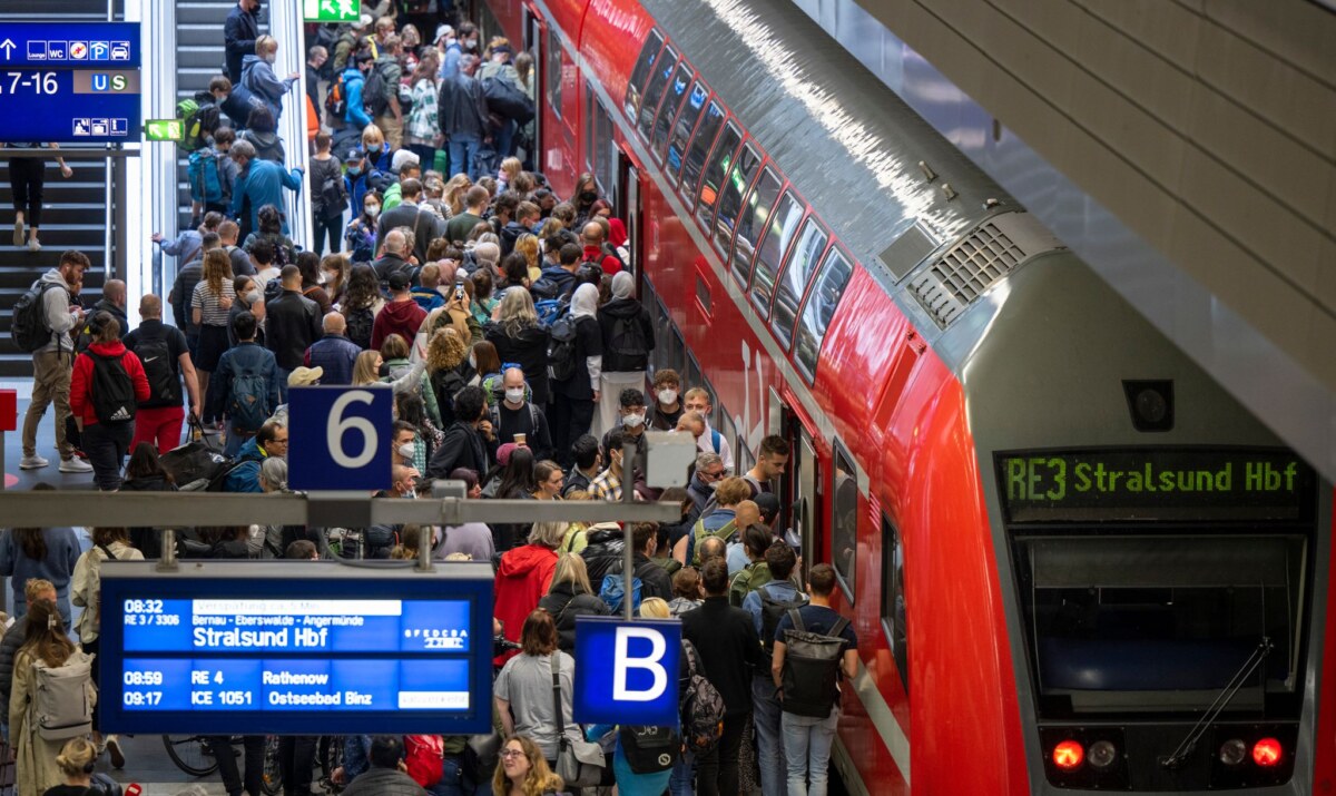 Regionalverkehr in Berlin und Brandenburg Die Ostsee-Verbindung mit dem RE3 ist bei Ausflüglern beliebt. (Archivbild)