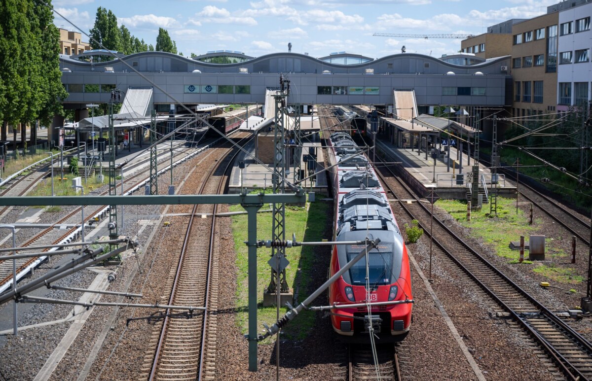 Hauptbahnhof in Potsdam Der Hauptbahnhof in Potsdam ist einer der größten Bahnhöfe in Brandenburg. (Symbolbild)