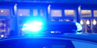 Zwei Unbekannte haben einen Späti in Berlin-Kreuzberg überfallen. (Symbolbild)
