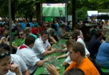 Das Pokalfinale darf in Berlin im Freien geschaut werden. 