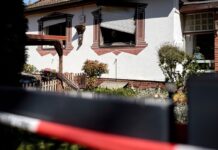 Das Feuer hinterließ an der Fassaden einige Spuren.