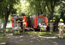 Bei dem Feuer in einem Haus in Berlin-Staaken kam ein Mann ums Leben.
