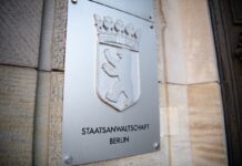  Die Staatsanwaltschaft hat einen Mann angeklagt, der auf einen Mitarbeiter geschossen haben soll. (Symbolbild) 