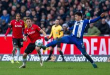  Ibrahim Maza (r) wird bei Hertha verabschiedet.