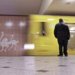 In Berlins U-Bahnen sind Fahrkartenkontrollen seltener geworden. (Archivbild)