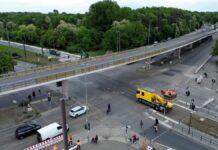 Die Brücke an der Wuhlheide im Ortsteil Oberschöneweide ist bis auf weiteres komplett gesperrt.