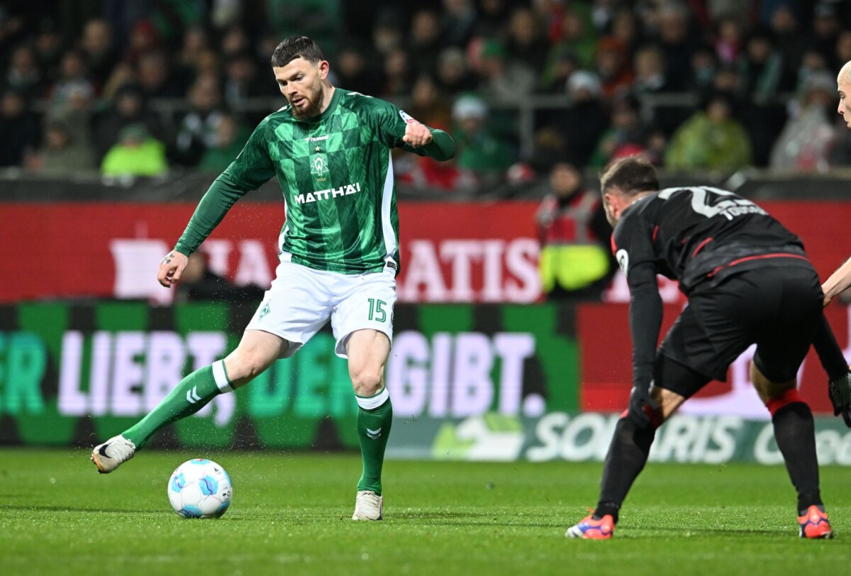 Werder Bremen - 1. FC Union Berlin Könnte in der nächsten Saison im Union-Dress auflaufen: Oliver Burke (l.)