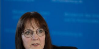 Innenministerin Katrin Lange (SPD) äußert sich verärgert: Der inzwischen entlassene Verfassungsschutzchef habe sie nicht rechtzeitig über die Hochstufung der Landes-AfD unterrichtet. (Archivbild)