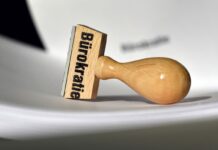 Unternehmen in Berlin und Brandenburg wünschen sich einen deutlichen Bürokratieabbau. (Symbolbild)