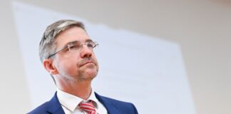 Am 25. Mai steht ein Bürgerentscheid in Potsdam zur Abwahl des Oberbürgermeisters Mike Schubert (SPD) bevor. (Archivbild)