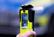 Am Himmelfahrtstag kontrollierte die Polizei den Alkoholwert. Wegen Schlägereien Betrunkener griffen die Einsatzkräfte ein. (Symbolbild) 