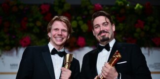 Die Drehbuchautoren Tim Fehlbaum (l) und Moritz Binder haben beim Deutschen Filmpreis abgeräumt.