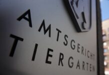 Eine Beamtin eines Bundesinstituts steht wegen Betrugs vor Gericht. Die Archäologin soll über Jahre hinweg Zuschläge für einen dienstlichen Aufenthalt im Ausland erhalten haben, obwohl sie längst in Berlin weilte. (Foto Illustration) 