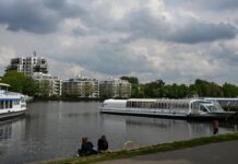 In Berlin und Brandenburg soll es am Abend Gewittern. (Archivbild)