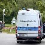 Einsatzkräfte der Polizei und Kriminaltechnik waren am 11. Mai im Stadtteil Gropiusstadt im Einsatz, wo ein toter Säugling gefunden wurde. (Archivbild)