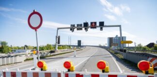 Für die nun anstehenden Fräs- und Asphaltarbeiten ist eine Vollsperrung der Rügenbrücke laut Straßenbauamt unvermeidbar.