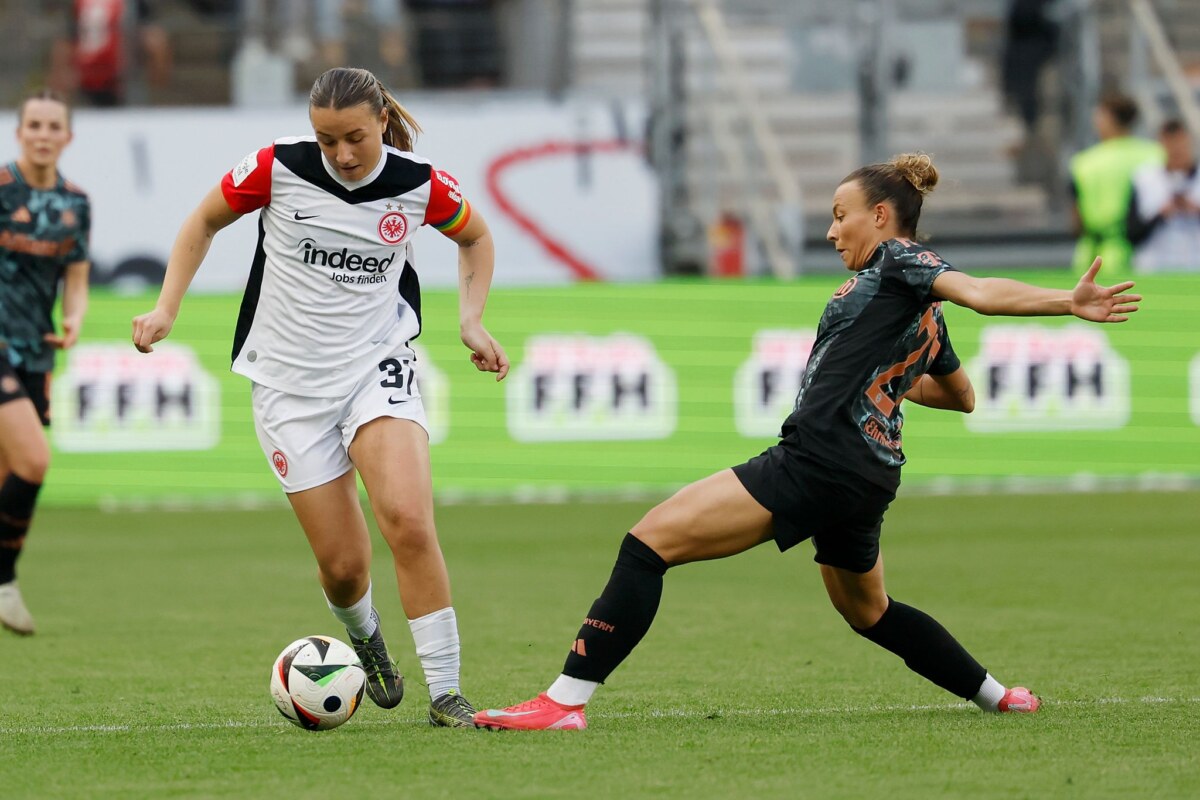 Tanja Pawollek Kann mit dem Ball umgehen: Tanja Pawollek weist bereits 155 Einsätze in der Bundesliga auf.