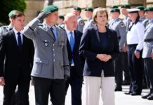 Das öffentliche Gelöbnis vor dem Abgeordnetenhaus war das zweite nach 2024. 