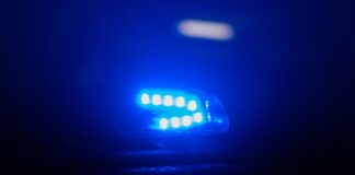 Polizisten nahmen den verletzten Tatverdächtigen fest. (Symbolbild)