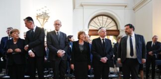Zur Beisetzung von Margot Friedländer kamen zahlreiche prominente Gäste.     