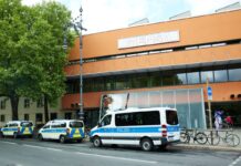 Laut Polizei beteiligten sich rund 100 bis 150 Menschen an der Aktion. 