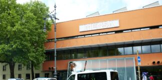 Laut Polizei beteiligten sich rund 100 bis 150 Menschen an der Aktion. 