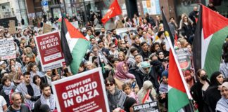 Im Mai 2024 zieht eine propalästinensische Demonstration durch Berlin. 
