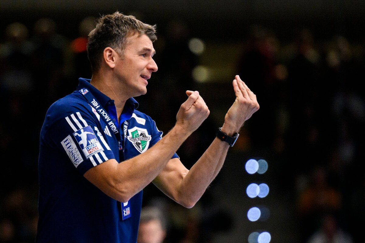 Trainer Christian Prokop von der TSV Hannover-Burgdorf Trainer Christian Prokop und die TSV Hannover-Burgdorf hatten Absteiger Potsdam zu Gast.