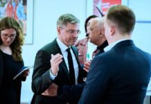 Mike Schubert (SPD, M), abgewählter Oberbürgermeister von Potsdam, verabschiedet sich. 