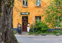 Künstler in Brandenburg öffnen wieder ihre Ateliers. Am ersten Maiwochenende können Interessierte Einblicke in das kreative Schaffen gewinnen. (Archivbild)