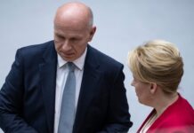 Kai Wegner fiel bei der Wahl zum Regierenden Bürgermeister im Abgeordnetenhaus zweimal durch. (Archivbild) 