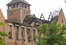 Was wird aus dem alten Landtagsgebäude in Potsdam? Nach viel Vandalismus und einem großen Brand hat ein neuer Käufer Sanierungspläne. (Archivbild)
