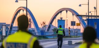 An den Grenzen wie hier am deutsch-polnischen Grenzübergang Stadtbrücke wird nach einer Anweisung von Bundesinnenminister Alexander Dobrindt verstärkt kontrolliert. 