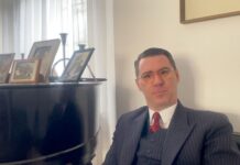 Der Musiker Andrej Hermlin warnt vor Antisemitismus in der Partei Die Linke. 