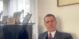 Der Musiker Andrej Hermlin warnt vor Antisemitismus in der Partei Die Linke. 